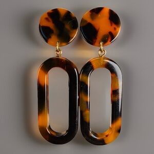 Vintage lightweight, long Tortoise Shell Dangle Pierced Earrings